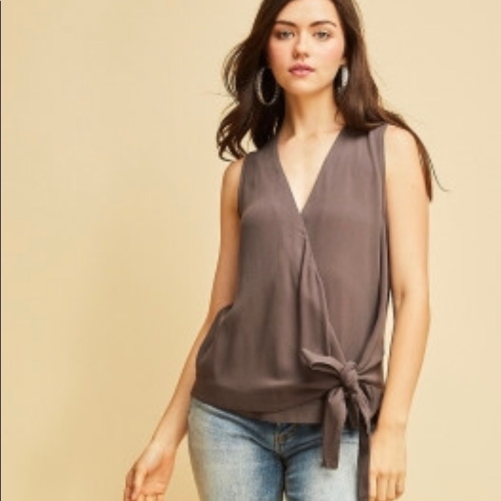 Sleeveless top w self tie bow in charcoal